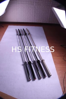 Los accesorios profesionales del entrenamiento del gimnasio la barra olímpica del levantamiento de pesas