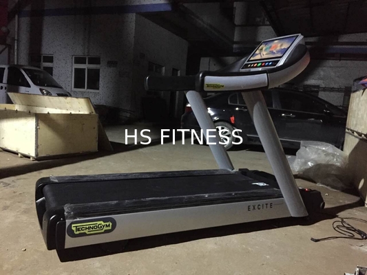 Rueda de ardilla comercial Technogym del gimnasio del culturismo pantalla del color TFT de 16,1 pulgadas