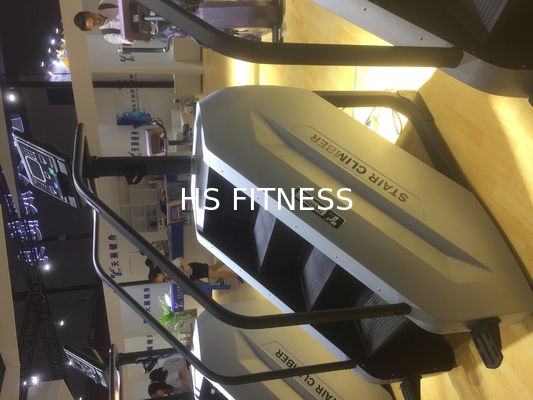 La máquina inmóvil del escalador de la escalera de la aptitud del gimnasio 30 grados se inclina tipo