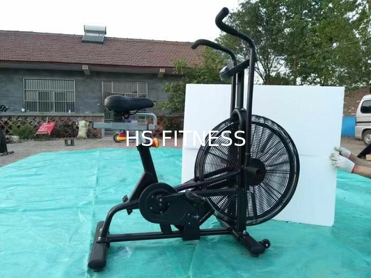 Anuncio publicitario de ciclo de la bici del aire del asalto del equipo del gimnasio de Crossfit