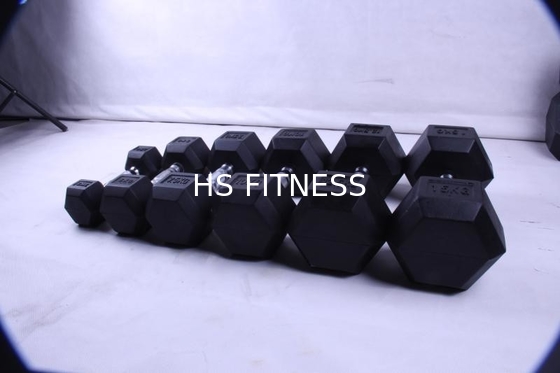 Los accesorios negros del entrenamiento del gimnasio fijaron la pesa de gimnasia revestida de goma del hex. para el culturismo